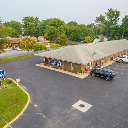 Sleep-Ees Inn, Saginaw & Frankenmuth Exterior photo